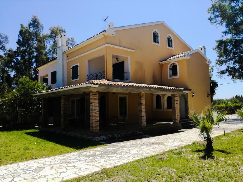 Antonia Beachfront Villa Lefkimmi  Exterior photo