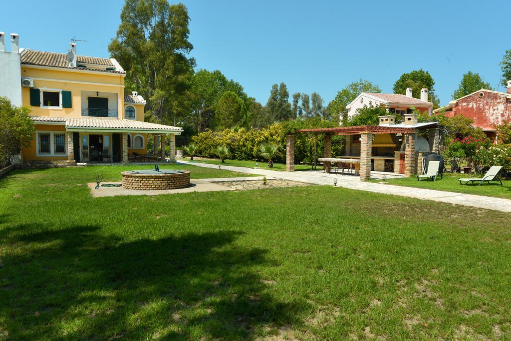 Antonia Beachfront Villa Lefkimmi  Exterior photo